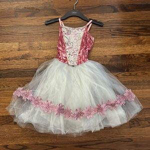 Revolution: Girls THREE WORDS, Style RC20953, color dusty rose, size: MC, ballet